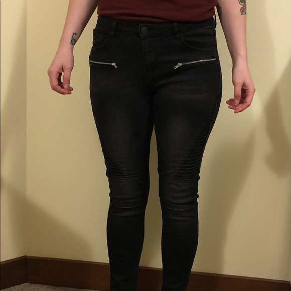 Eighty Two Moto Style Skinny Jeans - Picture 5 of 5